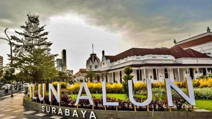 Wisata Dekat Stasiun Gubeng Alun-alun Surabaya